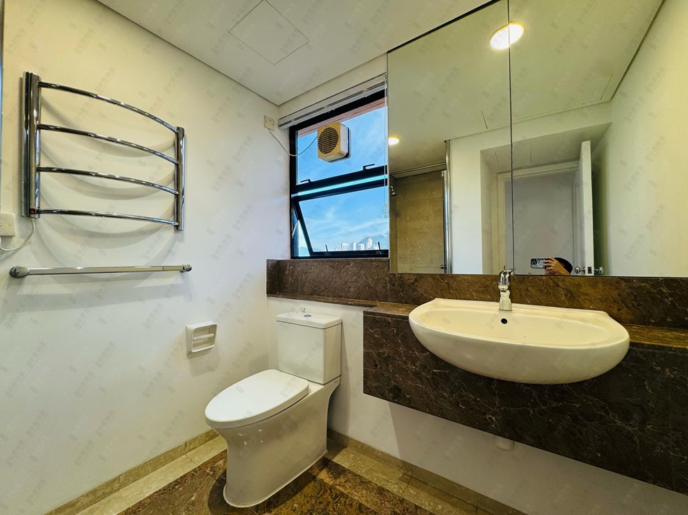 Unit Interior-Bathroom