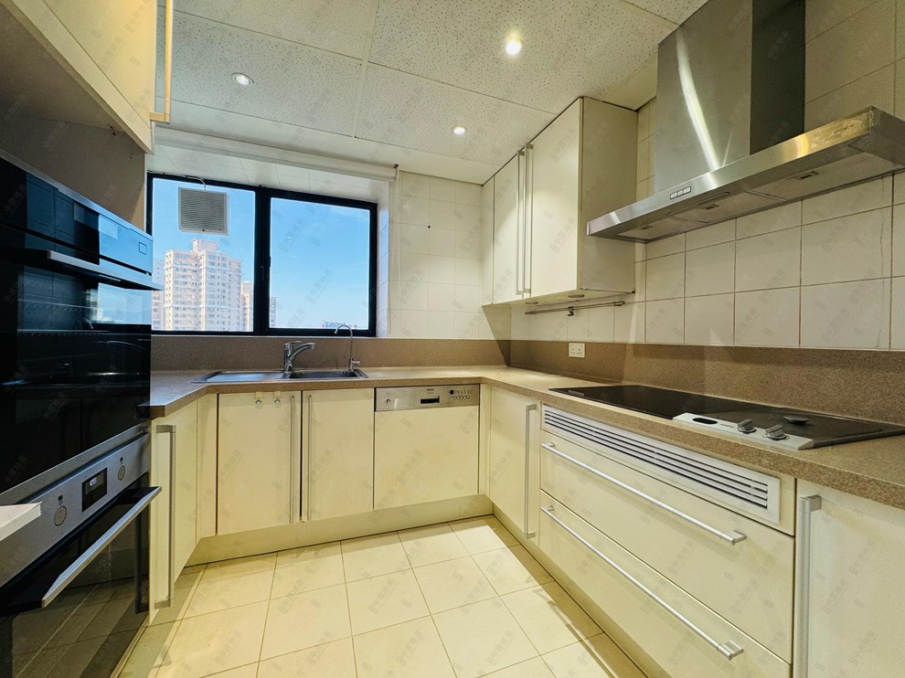 Unit Interior-Kitchen