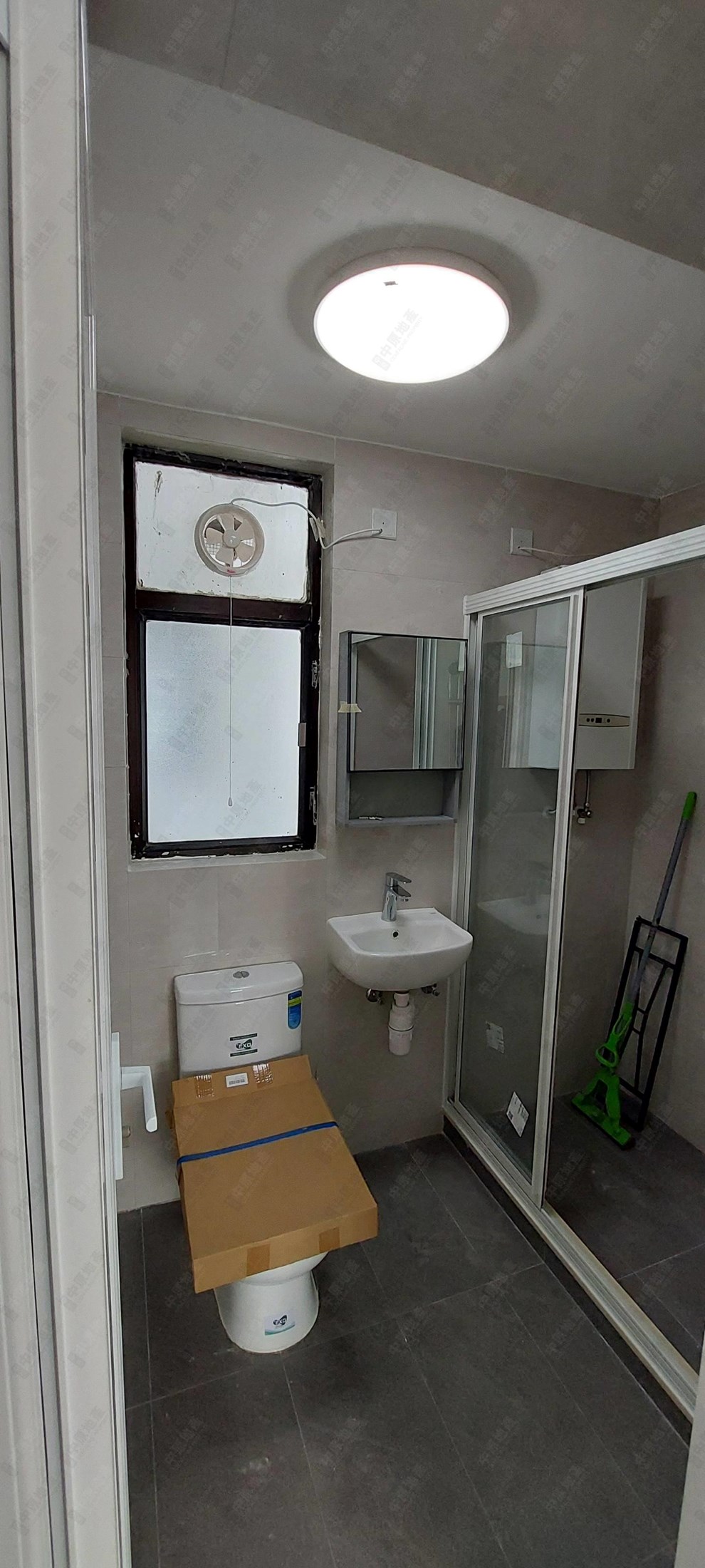 Unit Interior-Bathroom