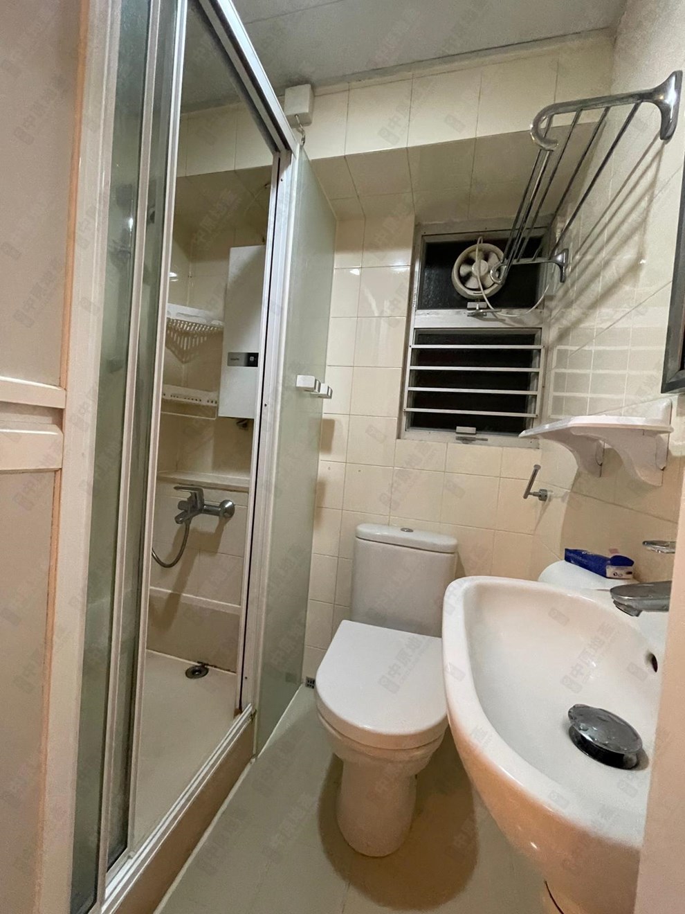 Unit Interior-Washroom