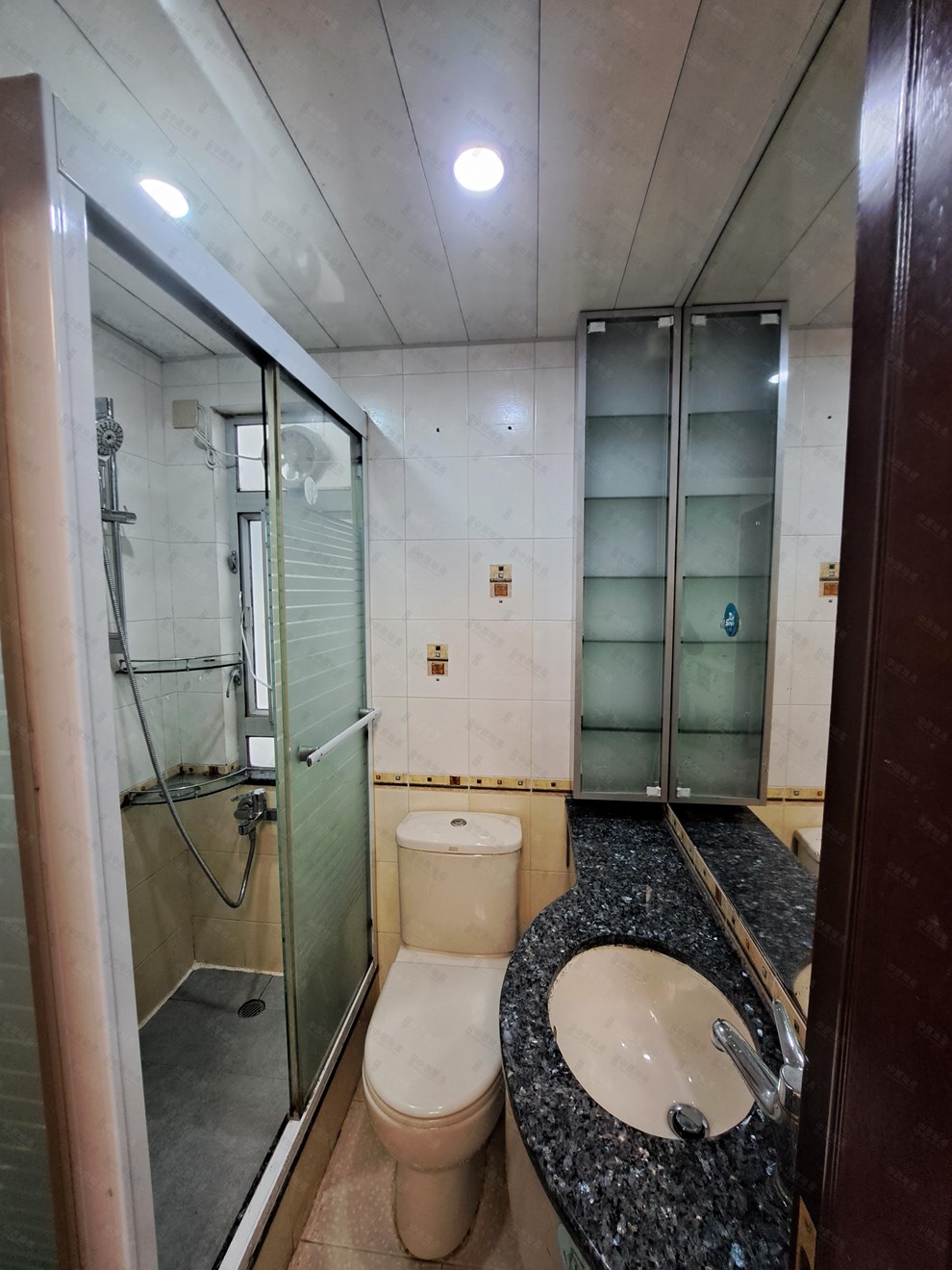 Unit Interior-Bathroom