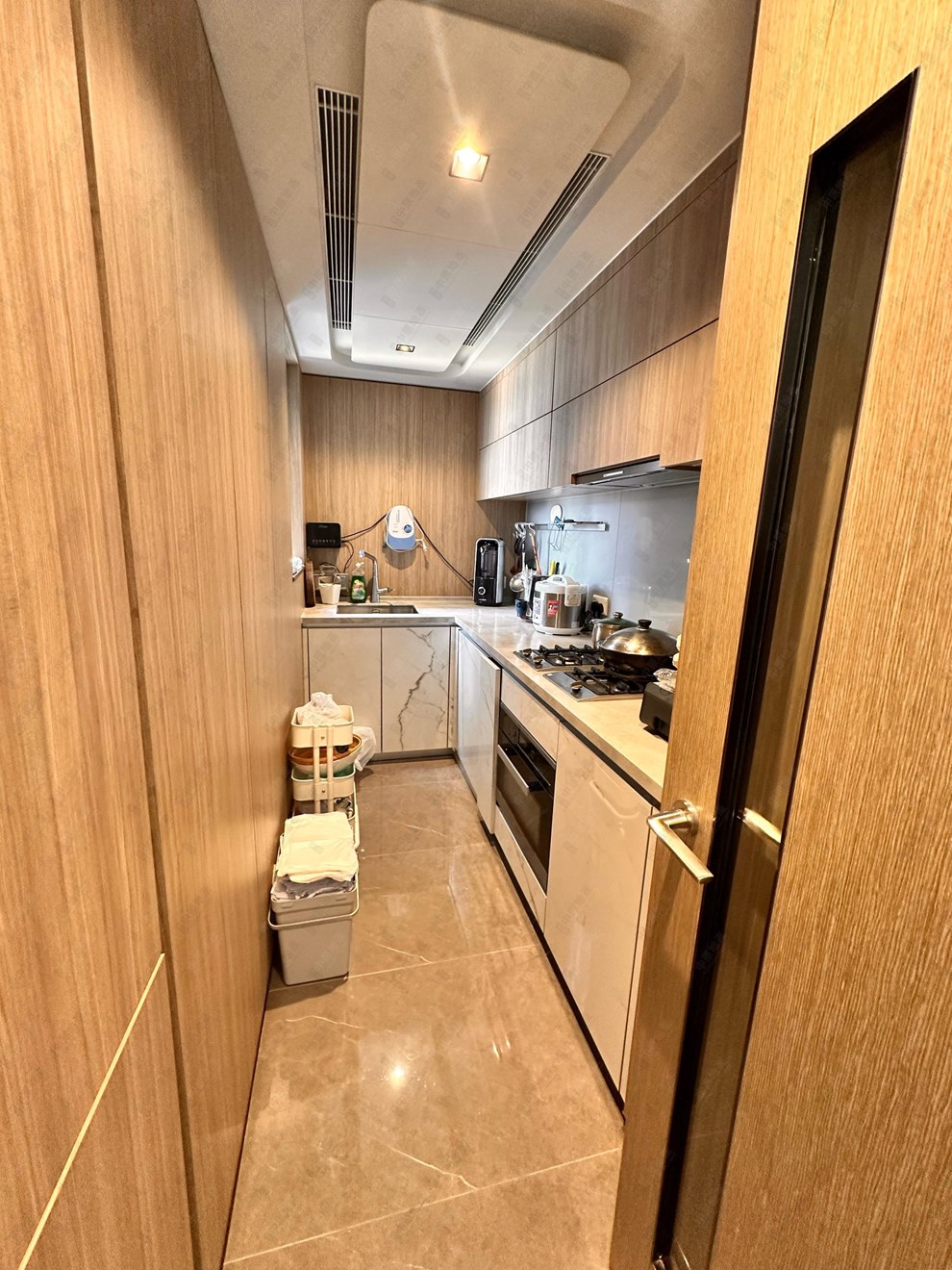 Unit Interior-Kitchen