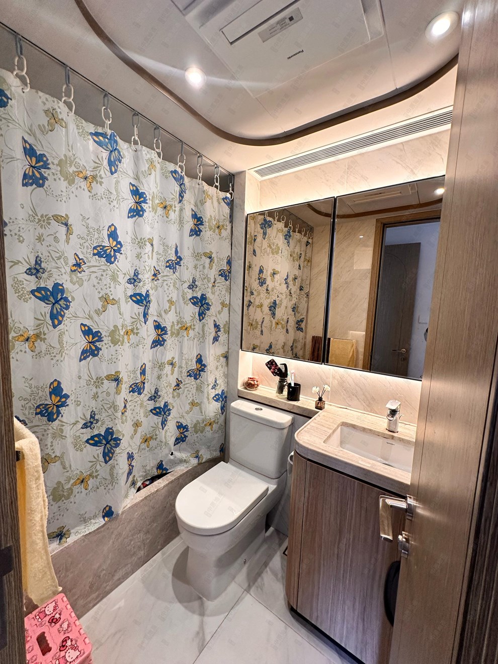 Unit Interior-Master Bathroom
