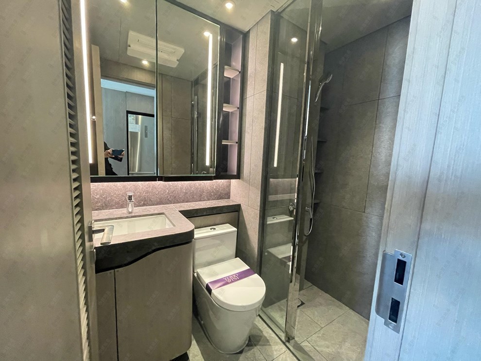 Unit Interior-Bathroom