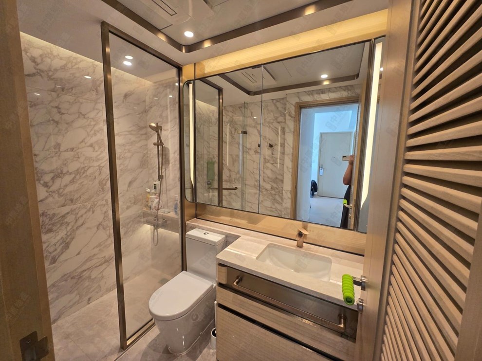 Unit Interior-Bathroom
