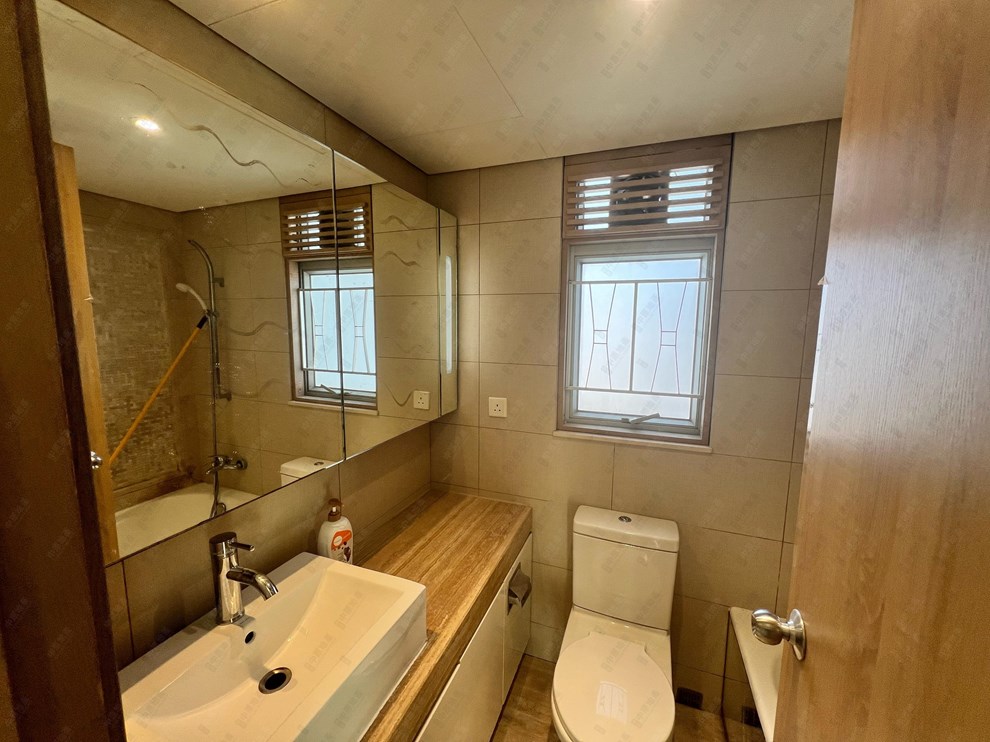 Unit Interior-Bathroom