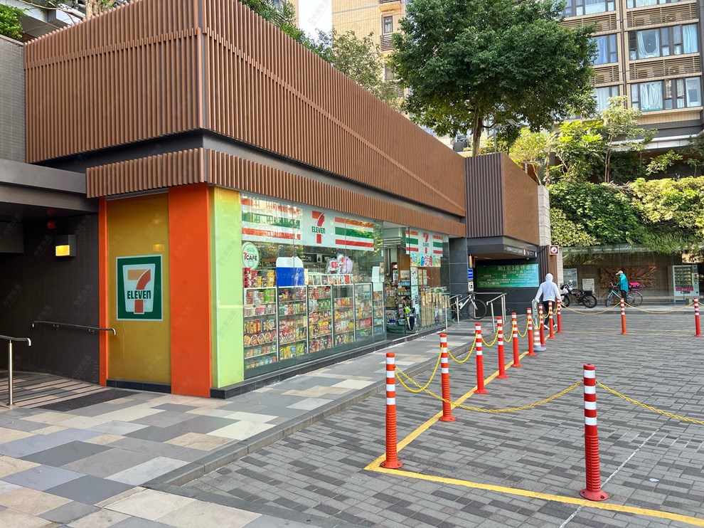 Nearby Environment-Shopping Mall