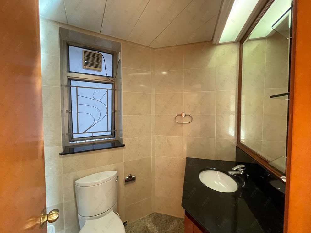 Unit Interior-Master Bathroom