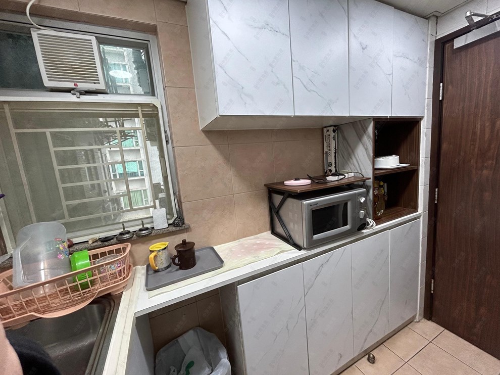 Unit Interior-Kitchen