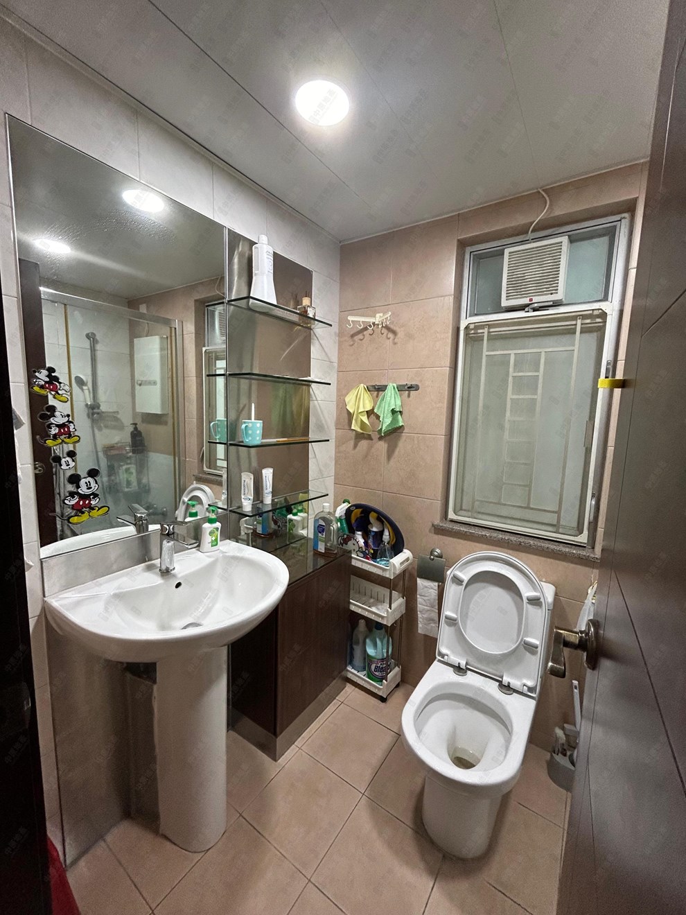 Unit Interior-Washroom