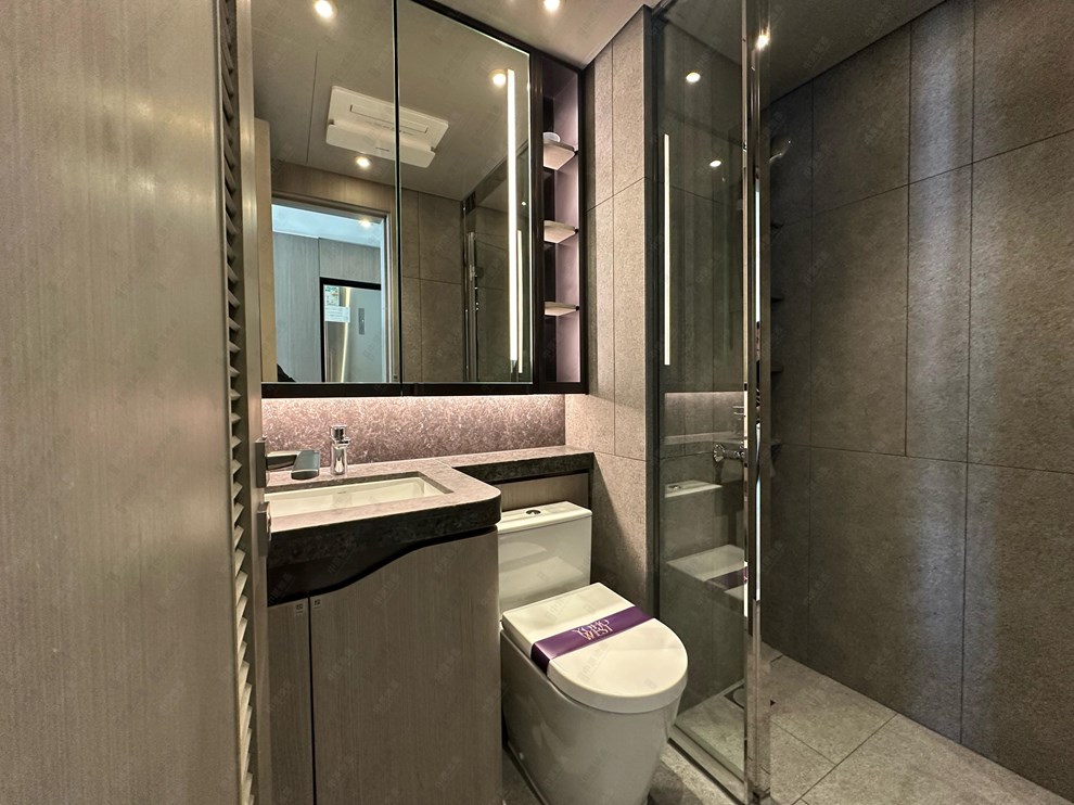 Unit Interior-Bathroom