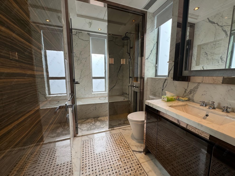 Unit Interior-Master Bathroom