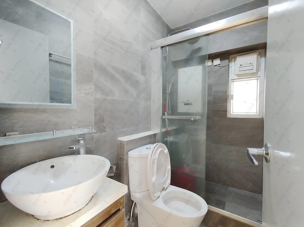 Unit Interior-Bathroom