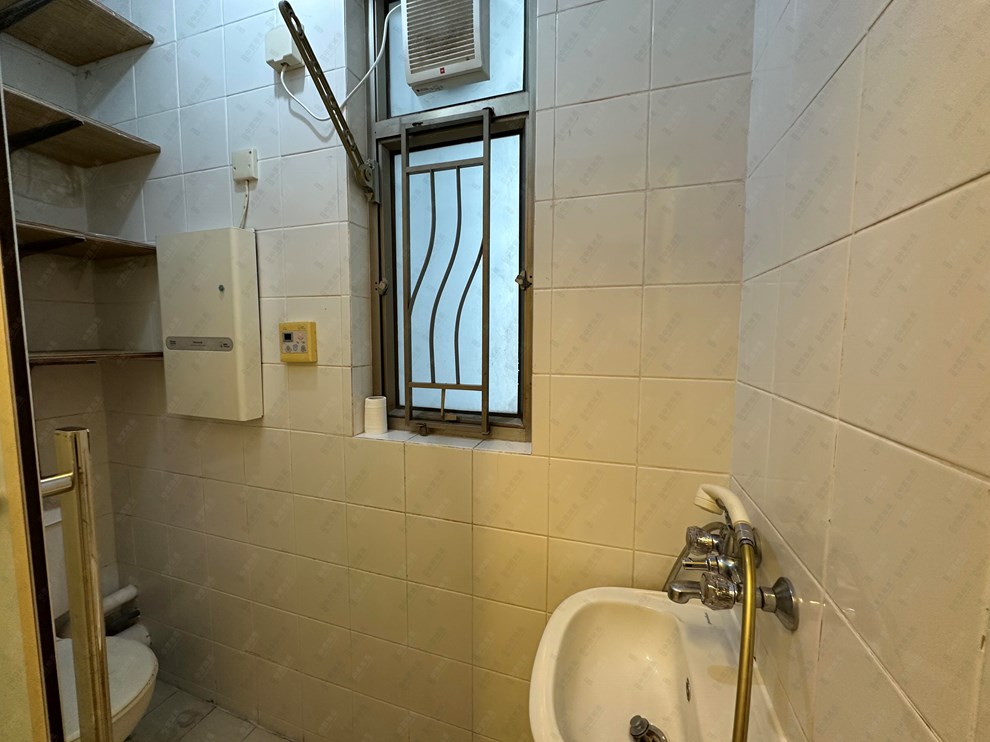 Unit Interior-Maid Toilet