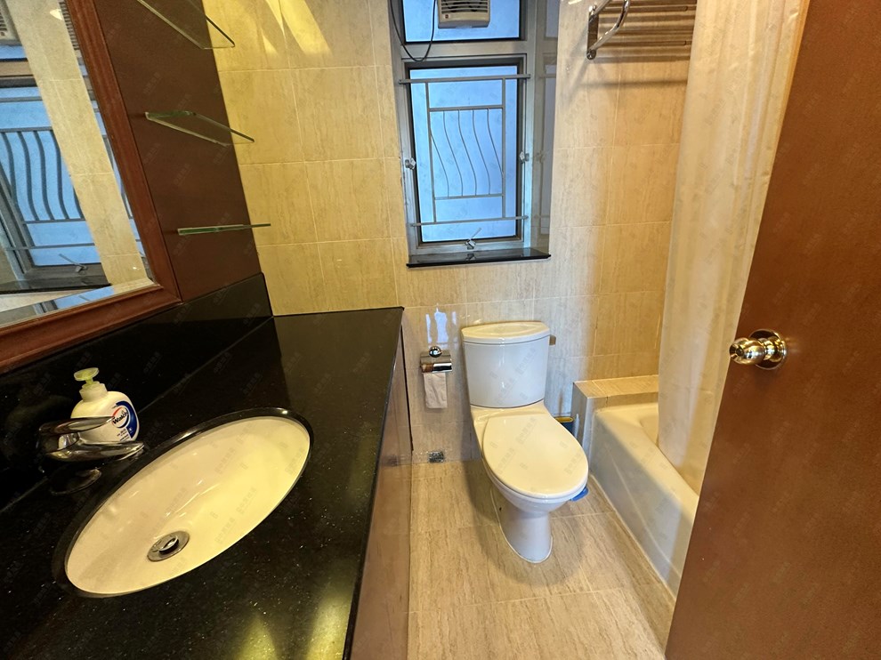 Unit Interior-Washroom