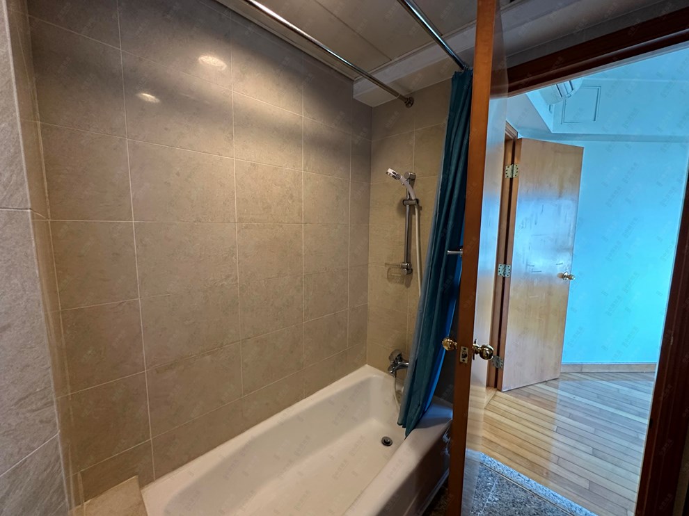 Unit Interior-Master Bathroom