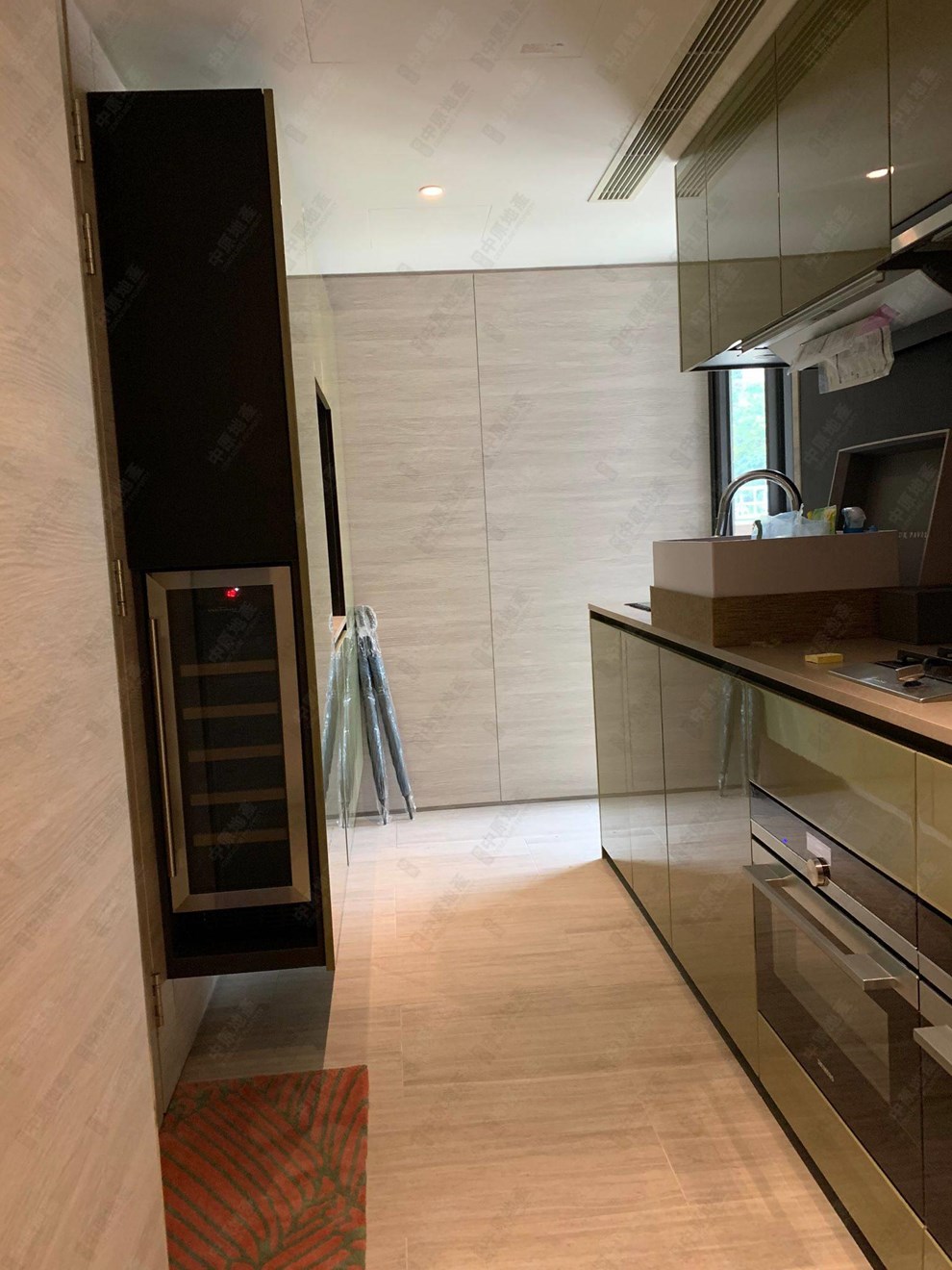 Unit Interior-Kitchen
