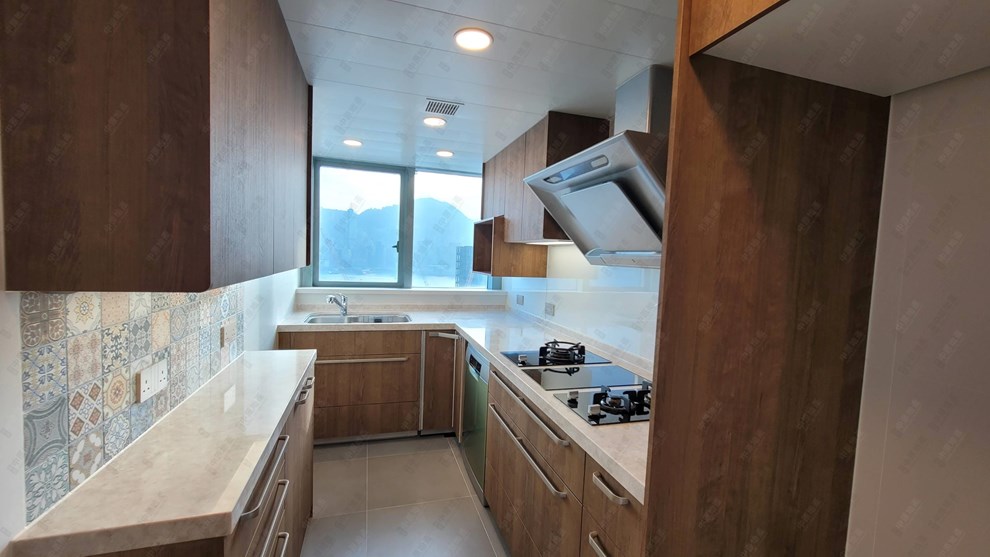 Unit Interior-Kitchen