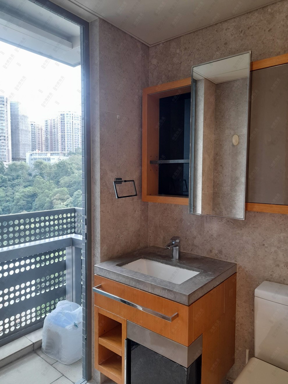 Unit Interior-Washroom