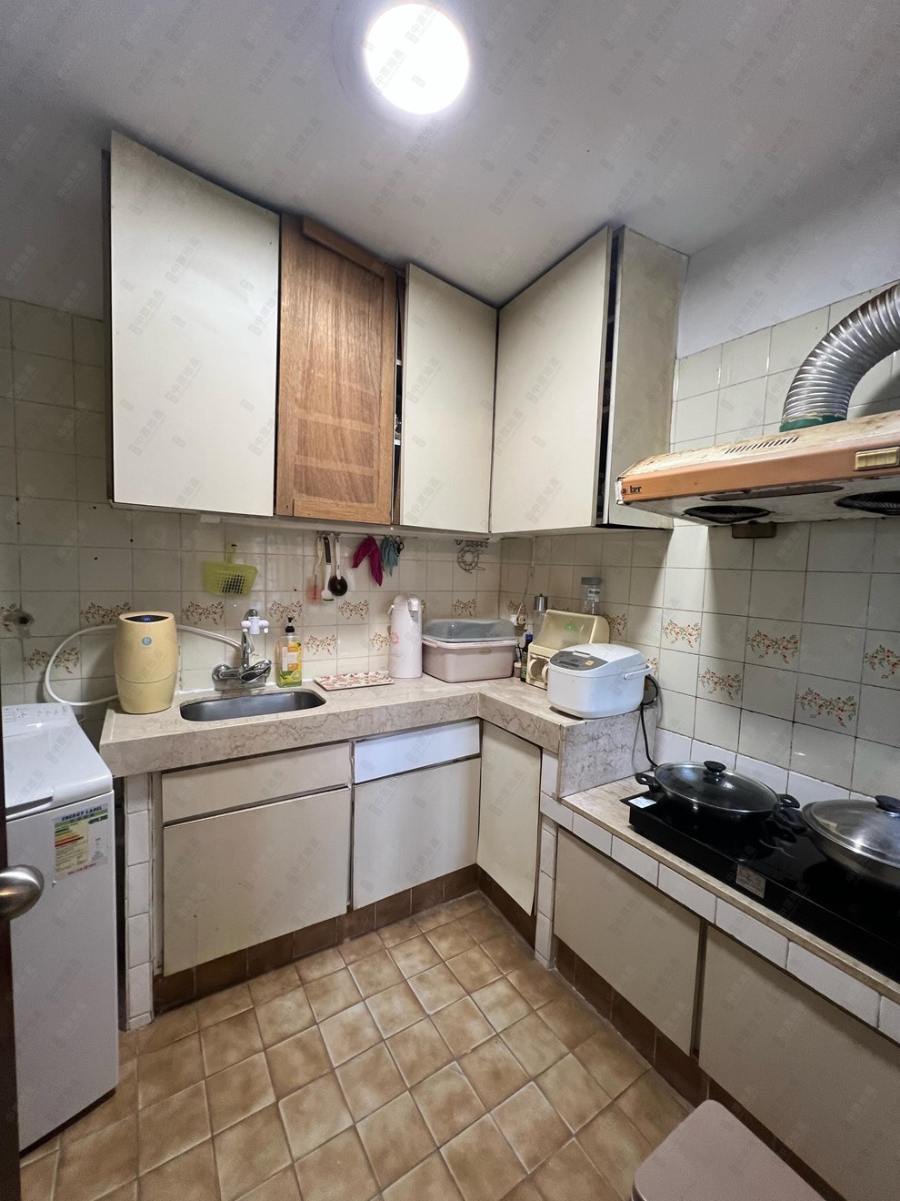 Unit Interior-Kitchen