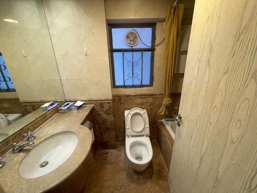 Unit Interior-Bathroom