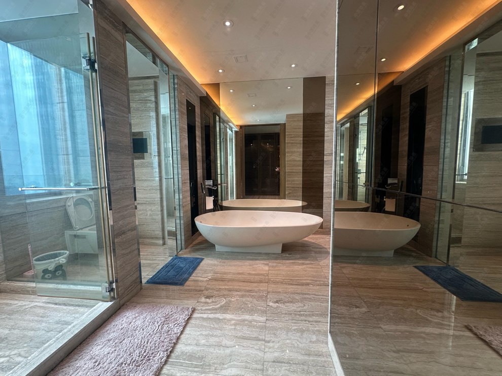 Unit Interior-Master Bathroom