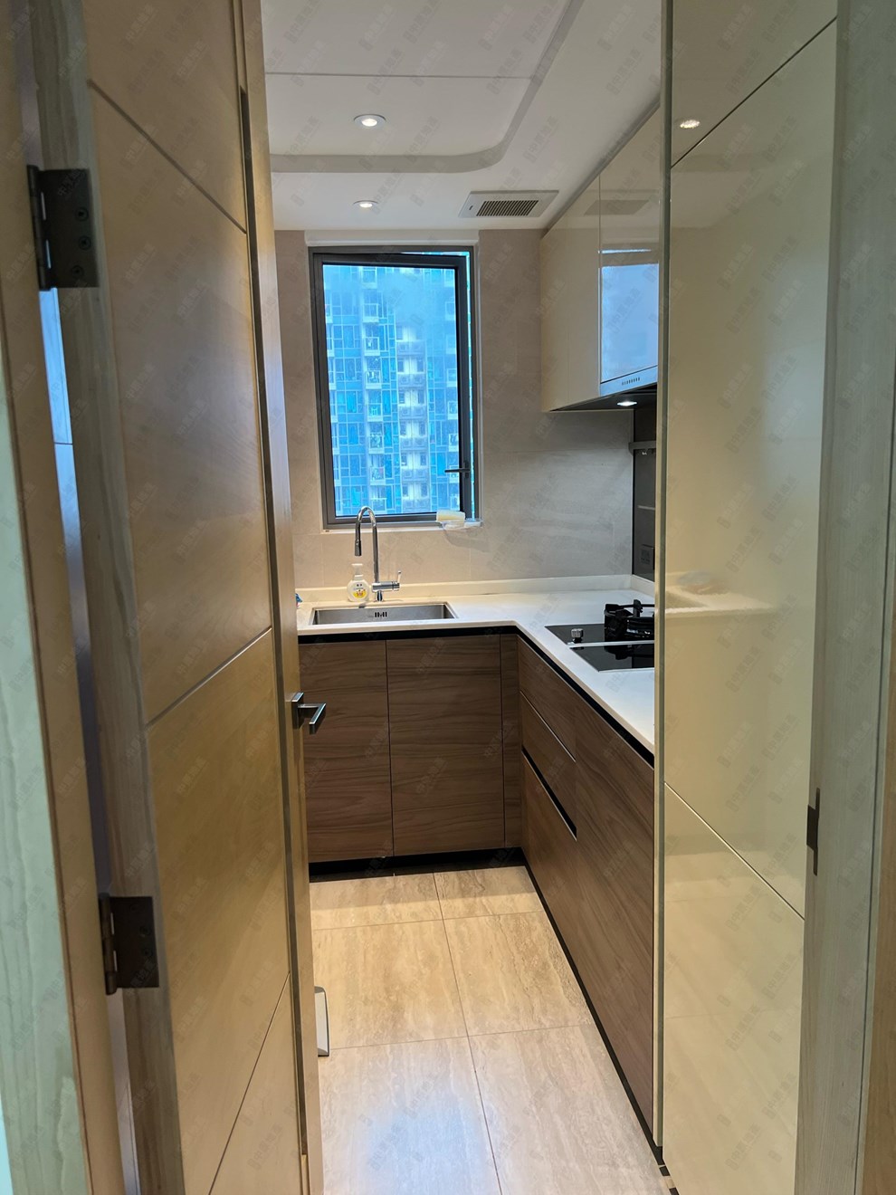 Unit Interior-Kitchen
