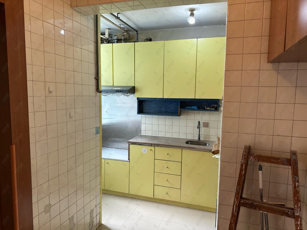 Unit Interior-Kitchen