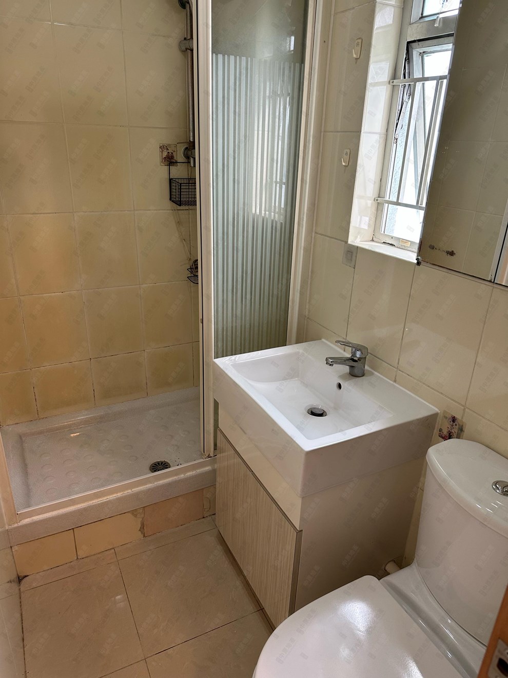 Unit Interior-Bathroom