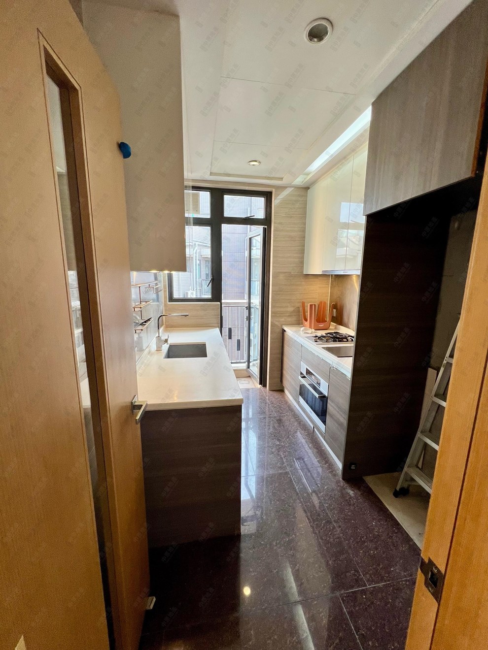 Unit Interior-Kitchen