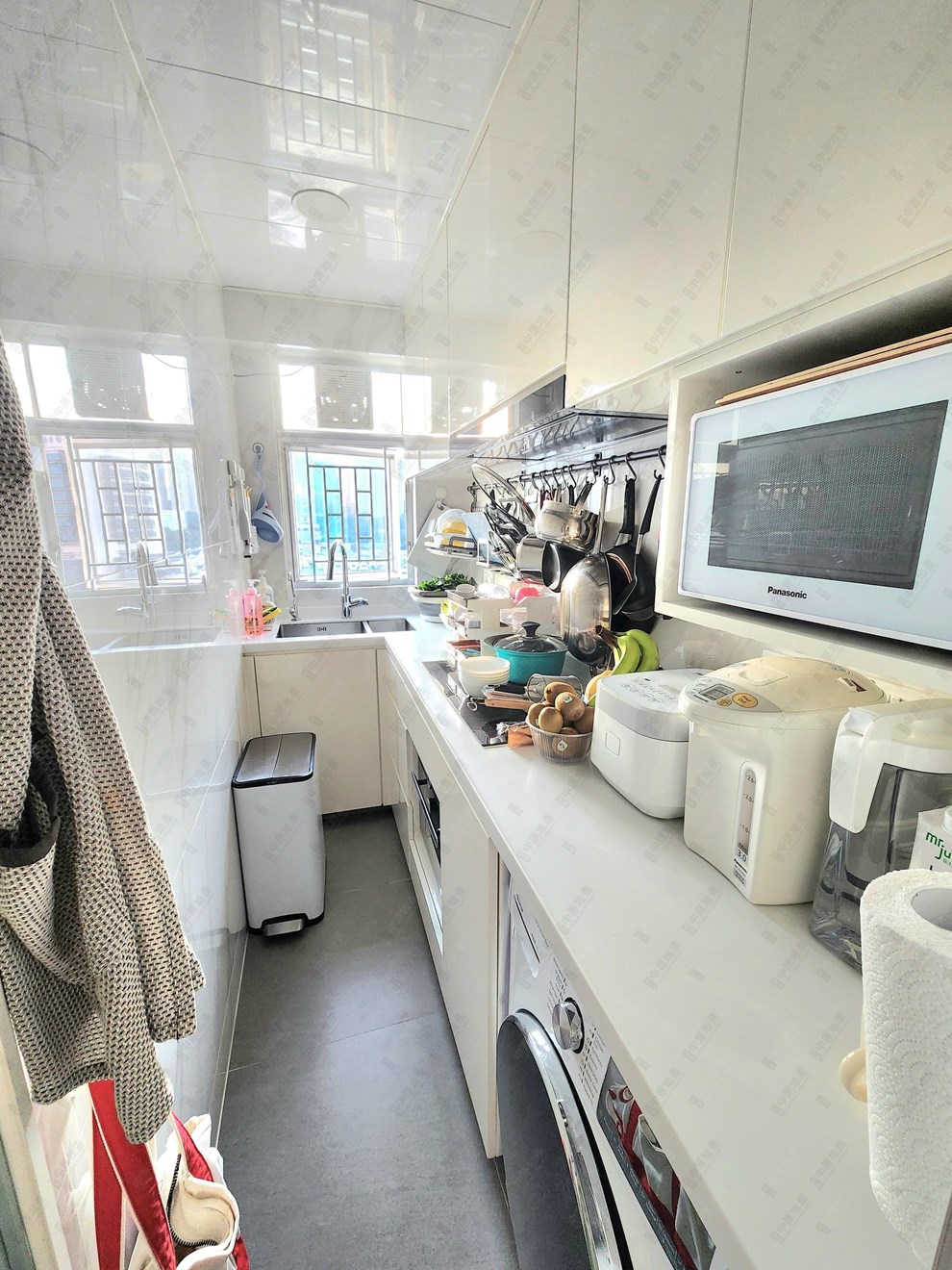 Unit Interior-Kitchen
