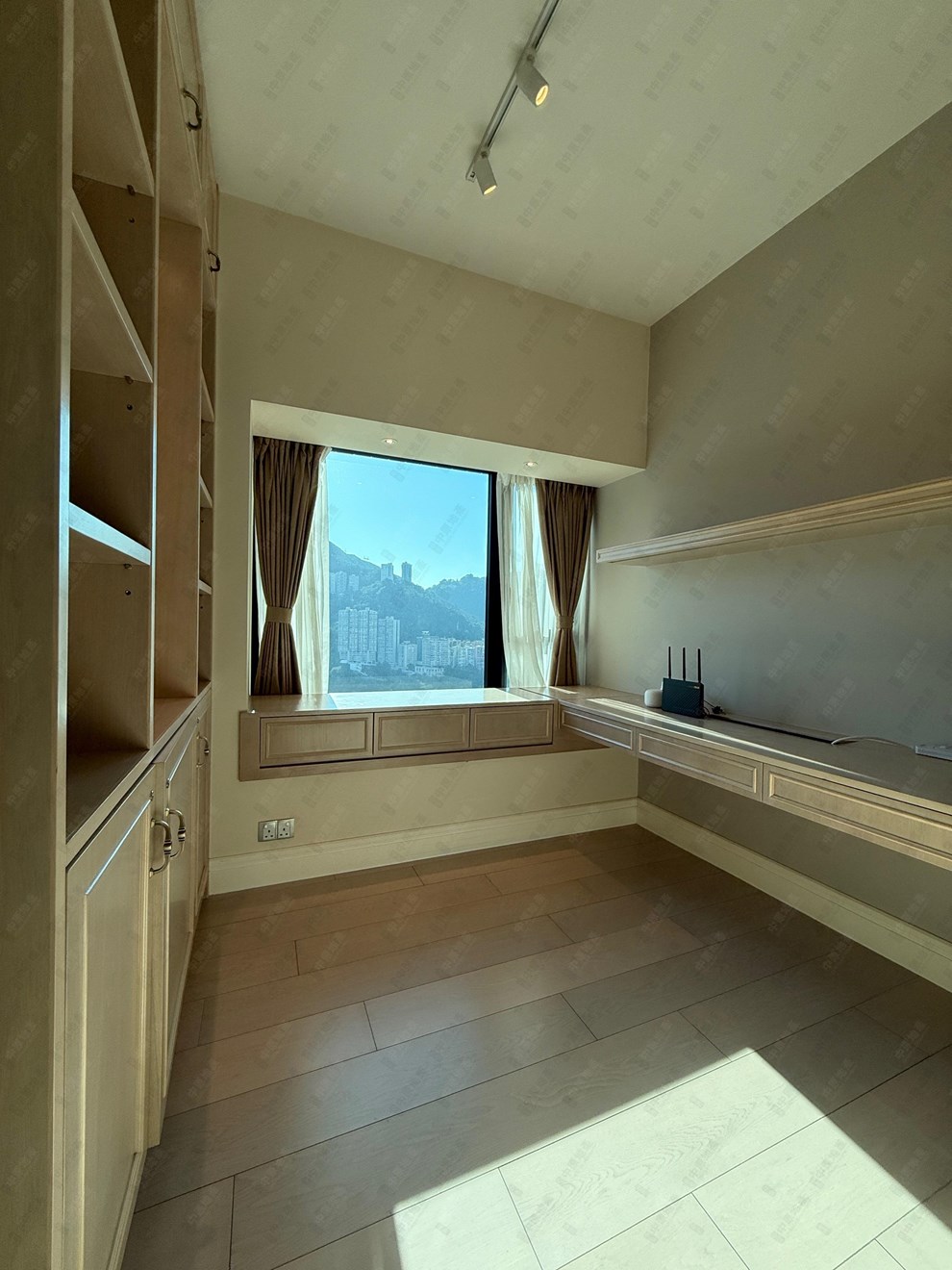 Unit Interior-Study Room