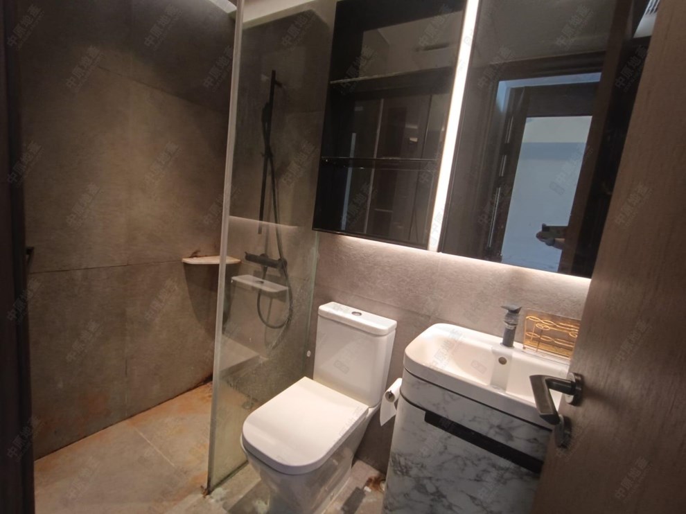 Unit Interior-Bathroom
