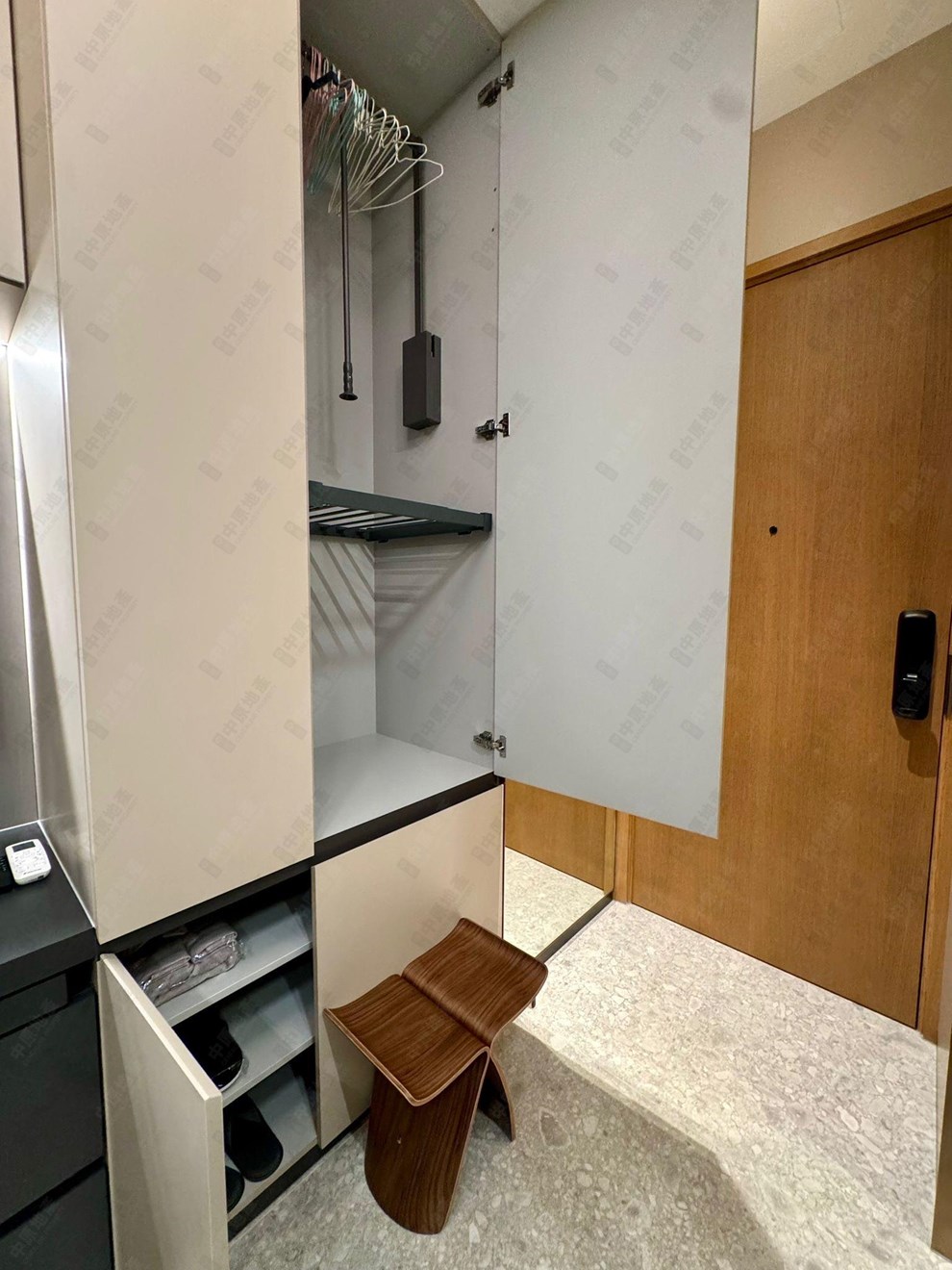 Unit Interior-Cloak Room