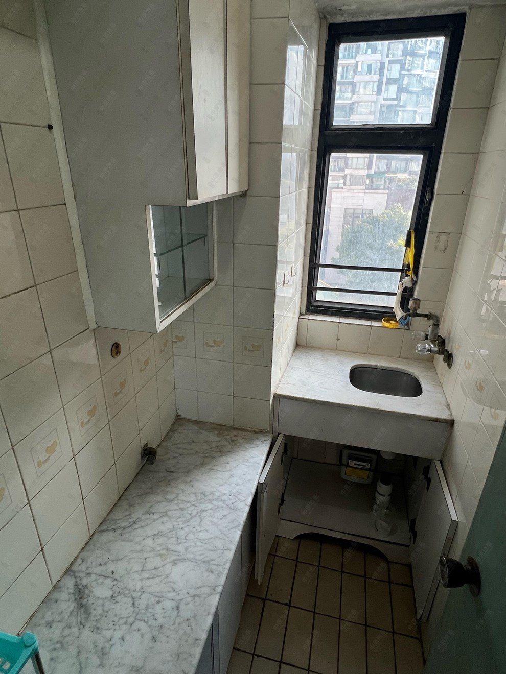 Unit Interior-Kitchen
