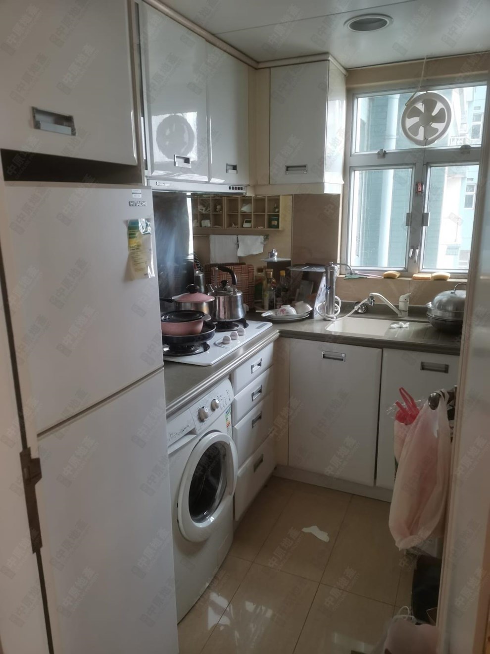 Unit Interior-Kitchen