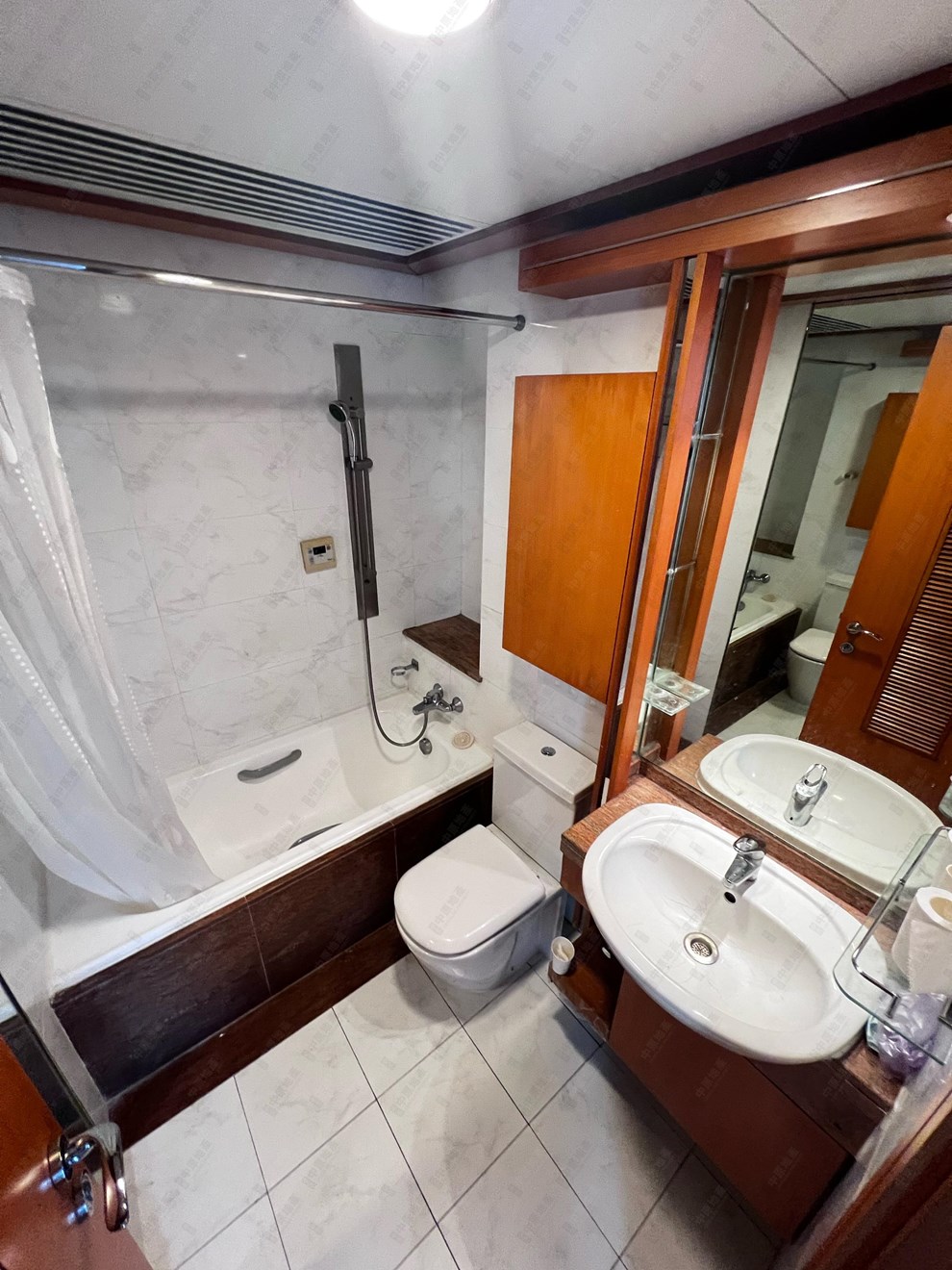 Unit Interior-Bathroom