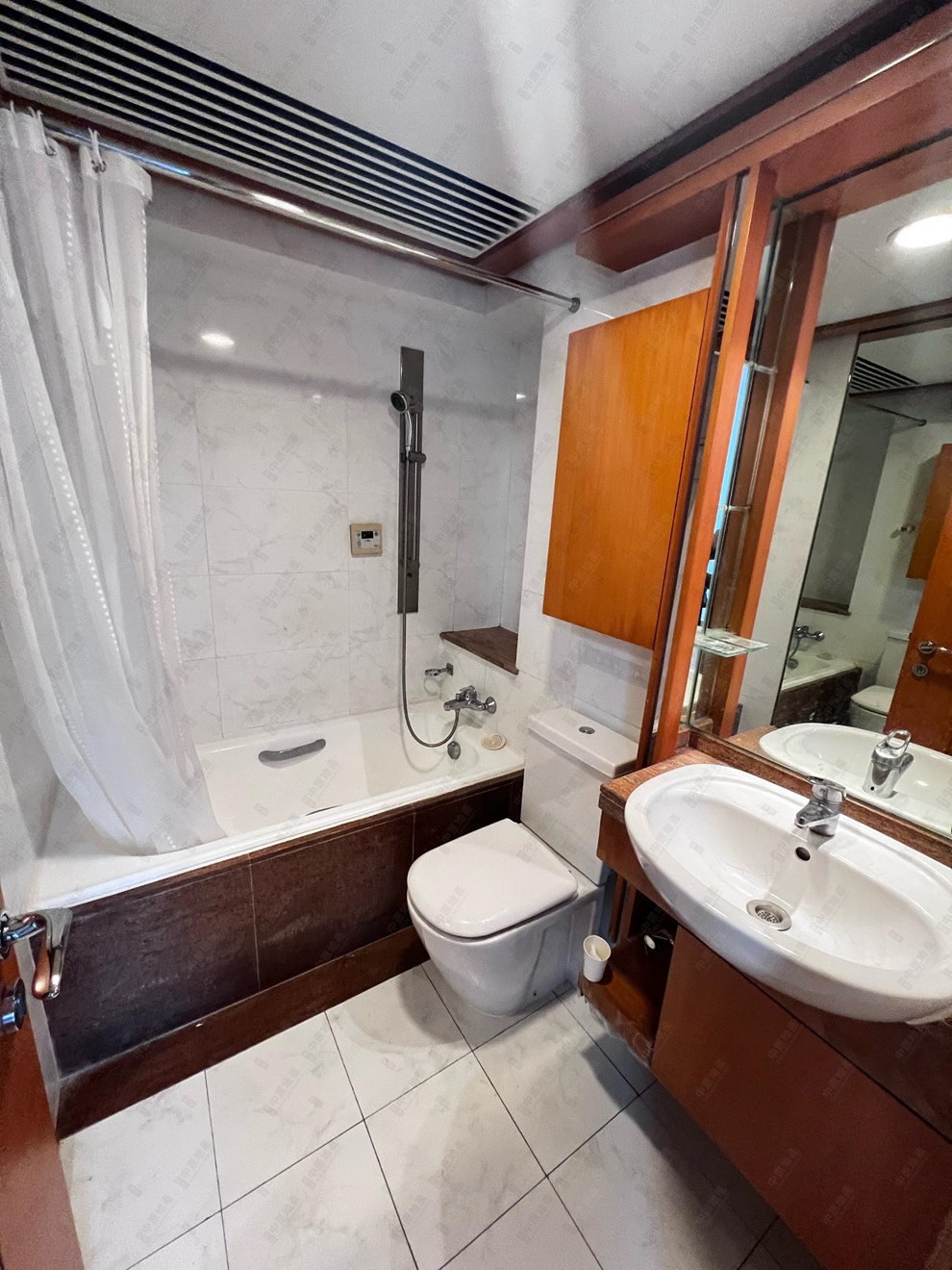 Unit Interior-Bathroom