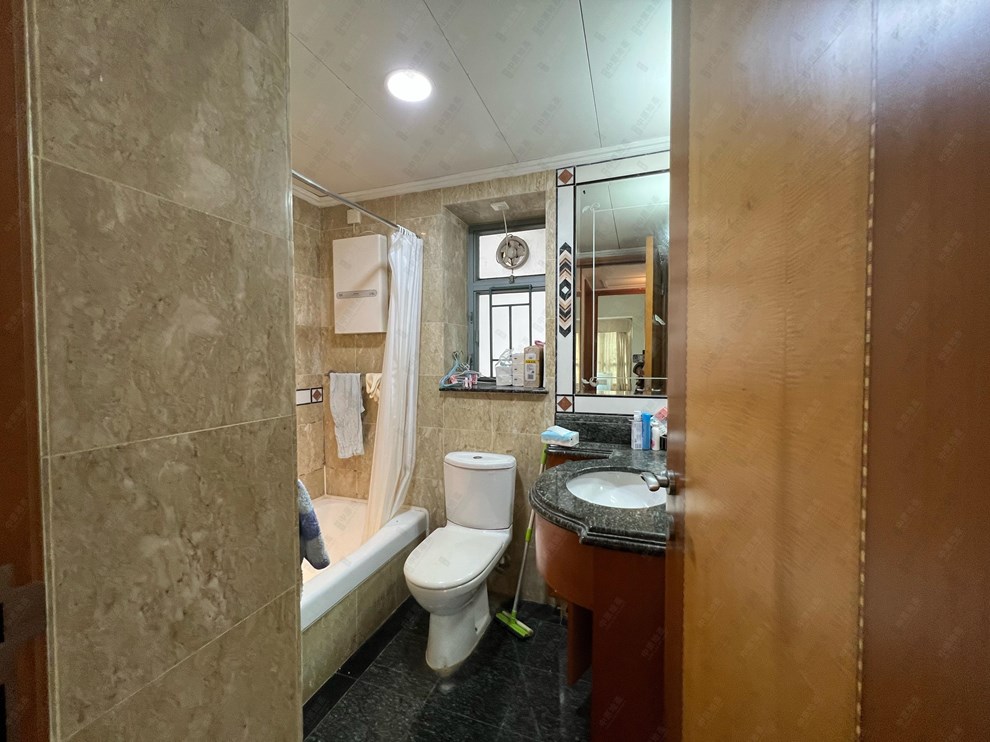 Unit Interior-Bathroom