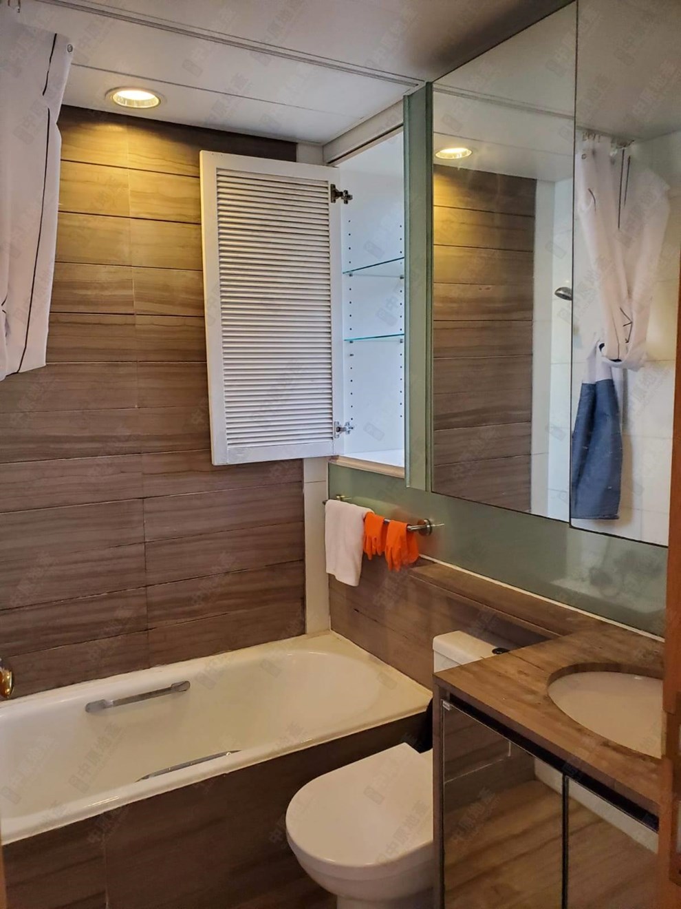 Unit Interior-Washroom