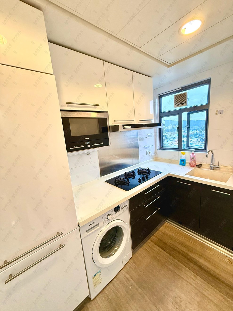 Unit Interior-Kitchen