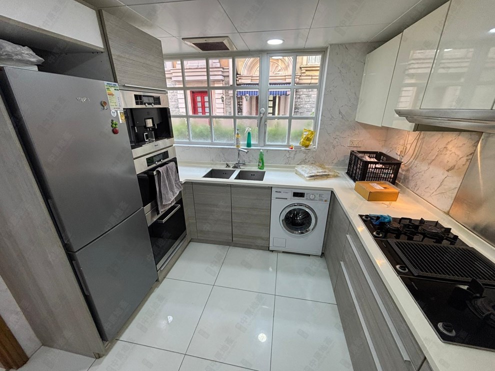 Unit Interior-Kitchen