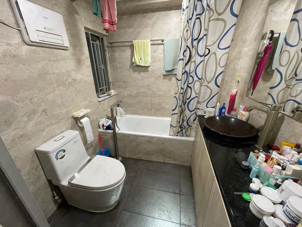 Unit Interior-Bathroom
