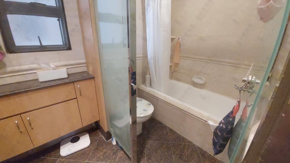 Unit Interior-Master Bathroom