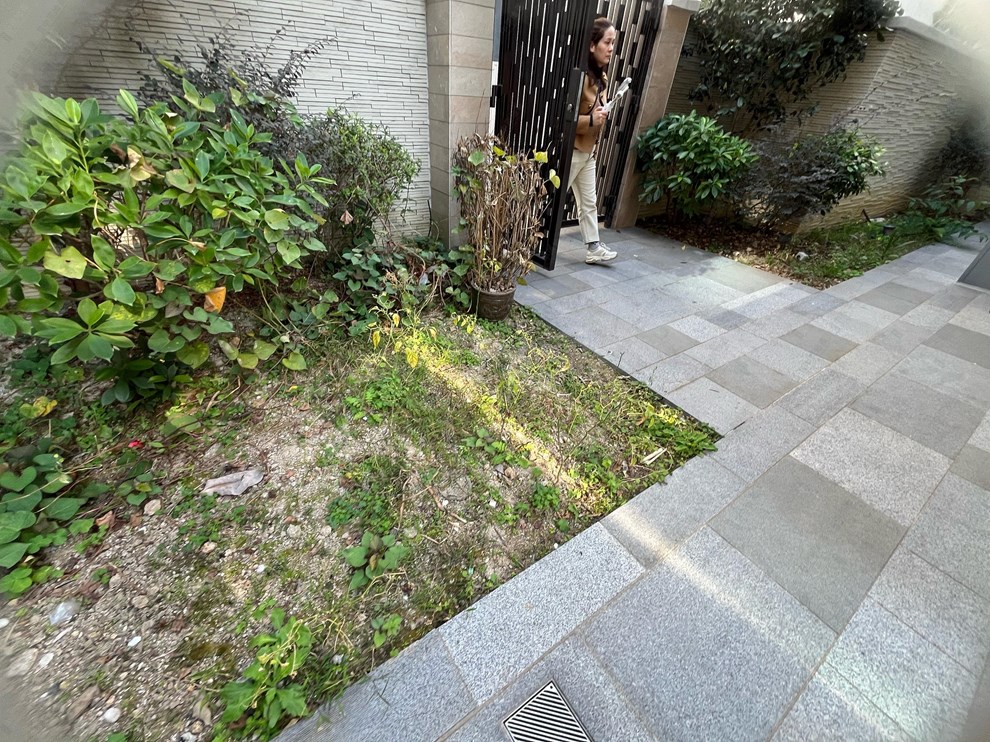 Unit Exterior-Garden
