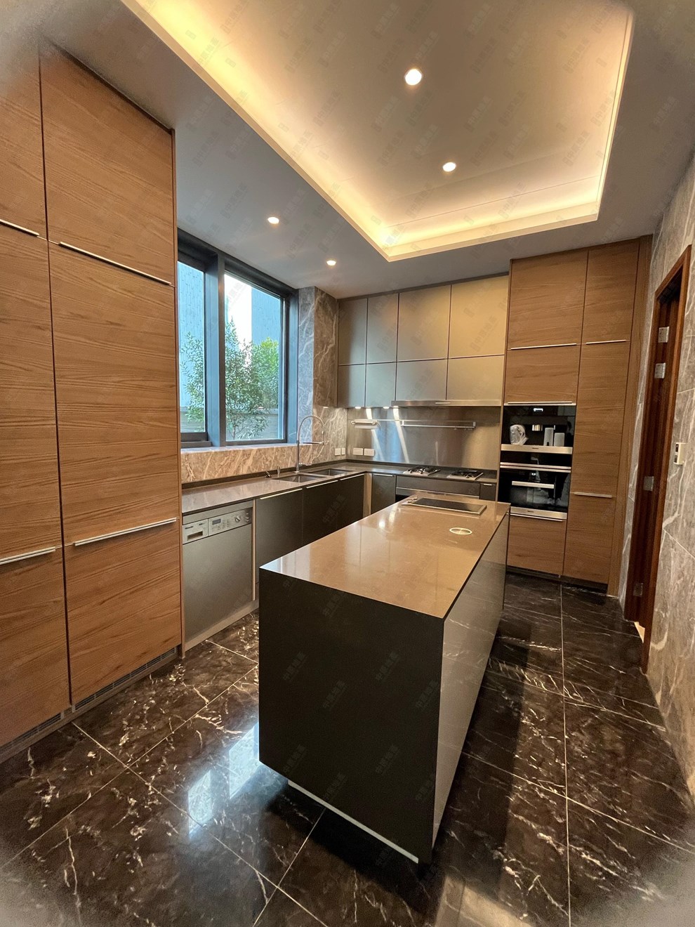 Unit Interior-Kitchen
