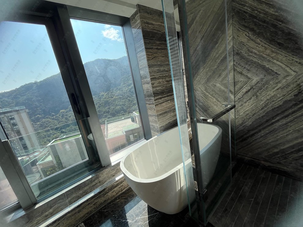 Unit Interior-Master Bathroom