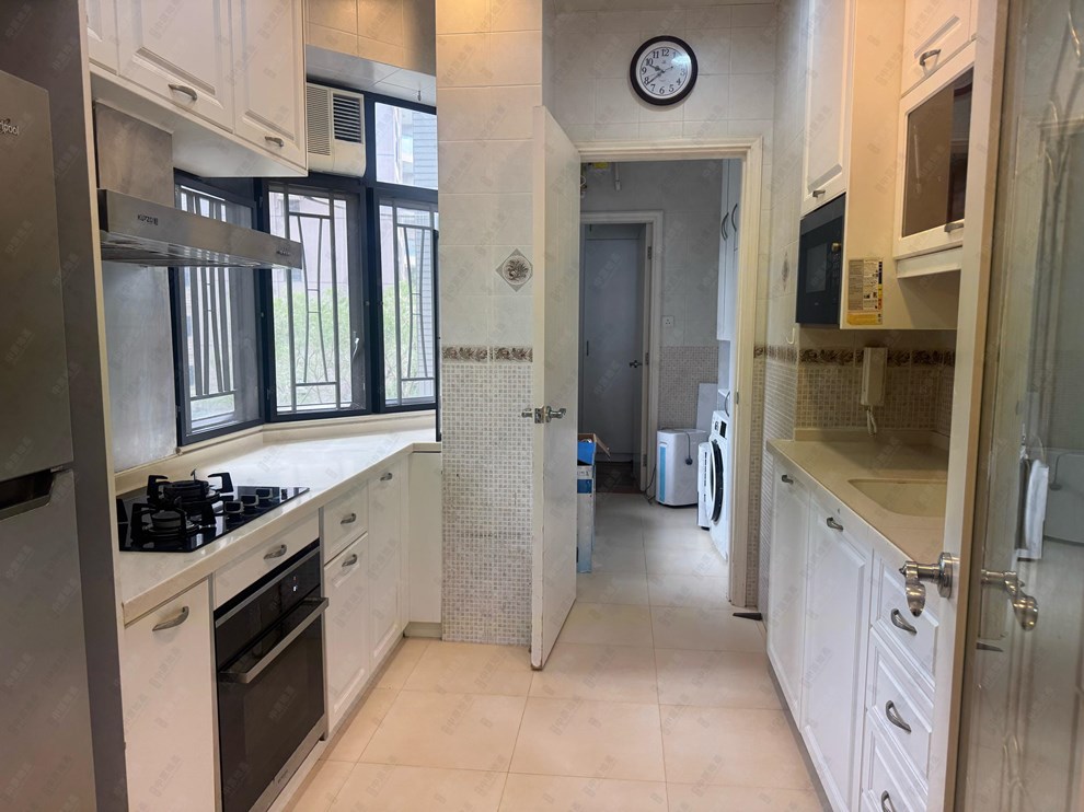 Unit Interior-Kitchen