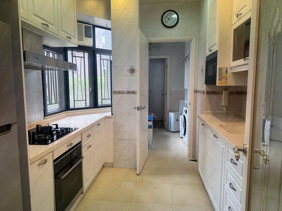 Unit Interior-Kitchen