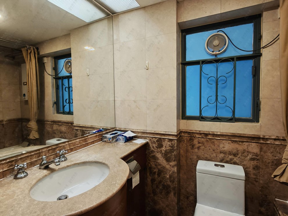 Unit Interior-Bathroom